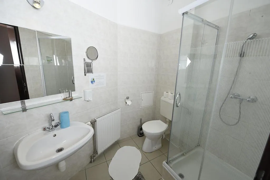 بودابست Matyas Hotel 3*,
